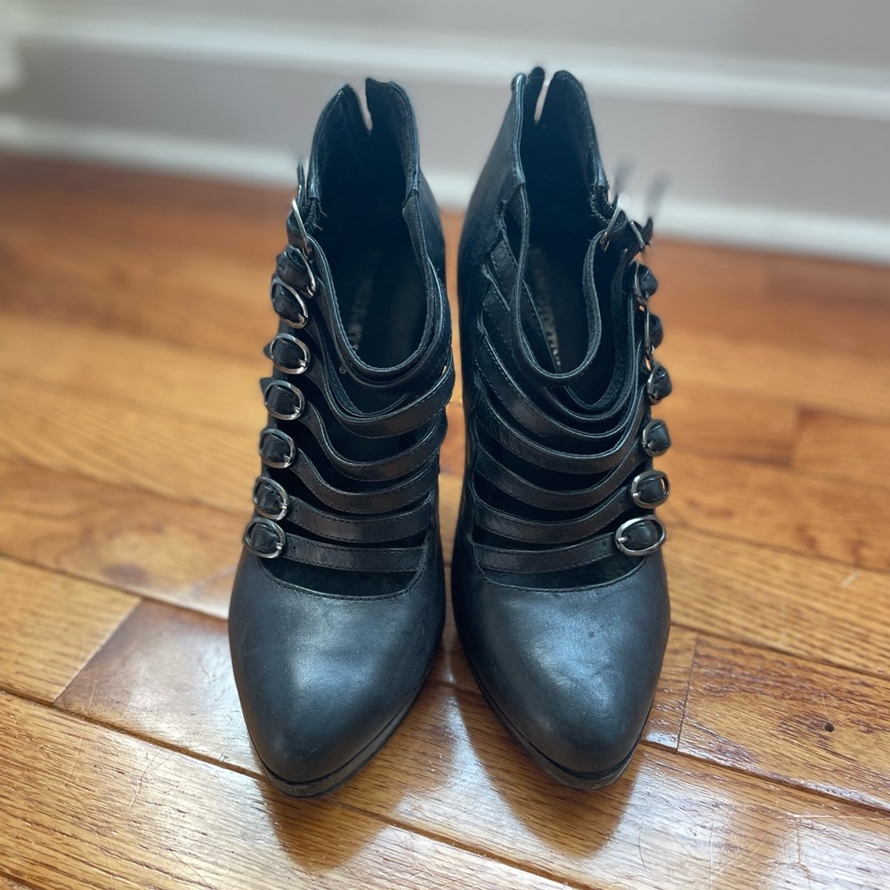 Black Strappy Women's Shoes